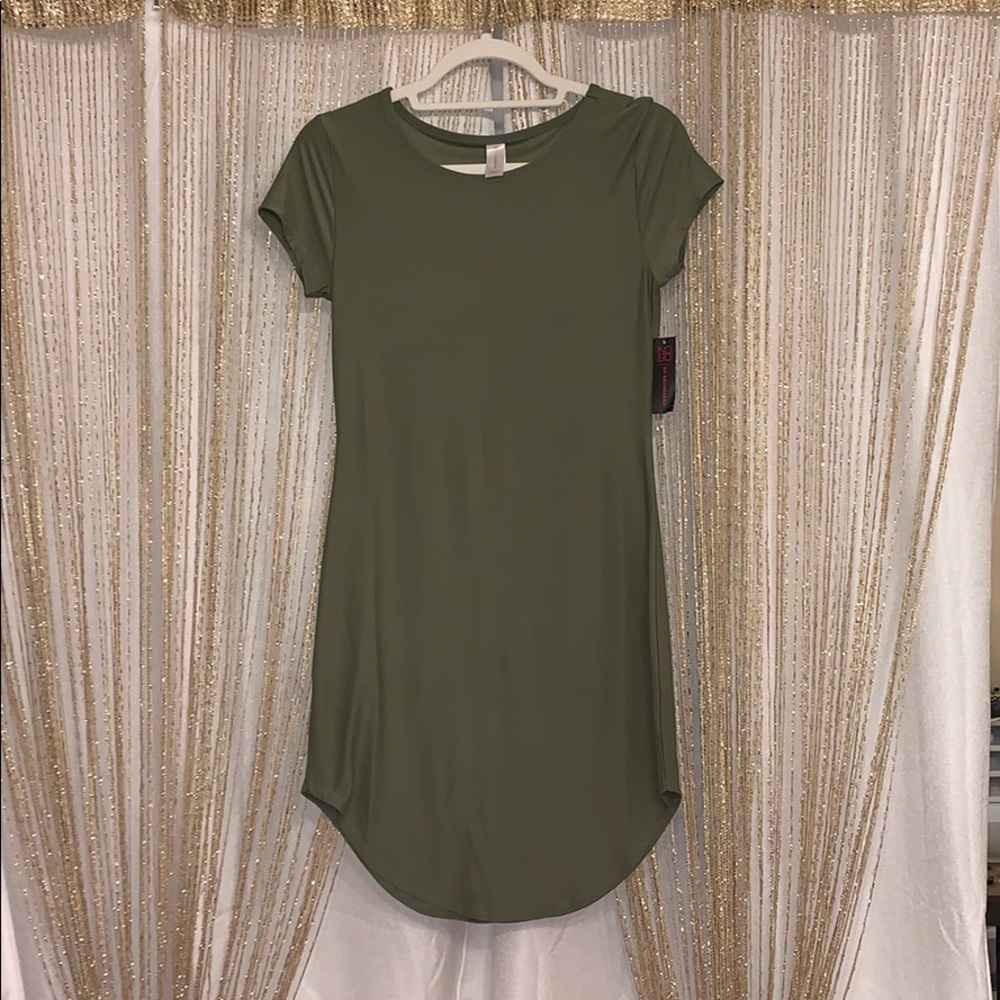 NWT: Juniors' Short Sleeve Tunic T-Shirt Dress (M)